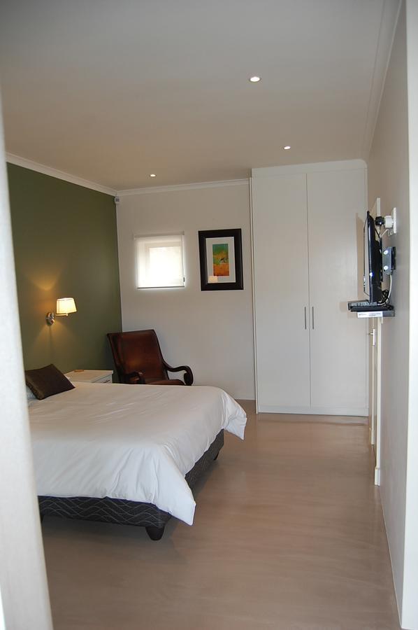 Affittacamere Longacre Olive & Vineyard Estate Langebaan Esterno foto